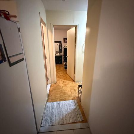 Magnifique 4 ½ au 1975 avenue Albert-Murphy à Laval, situé dans un quartier tranquille et recherché, proche de tous les services. - Photo 4