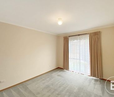 Perfect Location! - Photo 3
