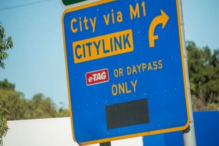 Beautifully Maintained Townhouse - Quiet & Convenient Location - Photo 4