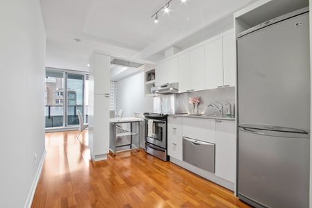 For Lease - 111 Elizabeth Street Unit# 1622, Toronto, Ontario - Photo 3