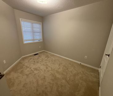 For Lease - 102 Harbourside Drive, Whitby, Ontario - Photo 6