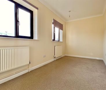 Hurrell Road Caister, Great Yarmouth - Photo 5