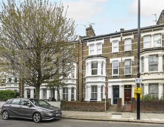 Bright and Stylish One-Bedroom Period Flat to Rent on Fernhead Road, Maida Vale - Photo 1