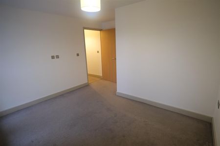 2 Bedroom Flat - Photo 4