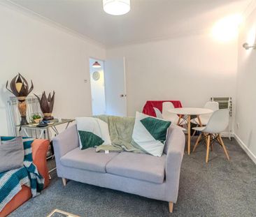 2 bedroom maisonette to rent - Photo 4