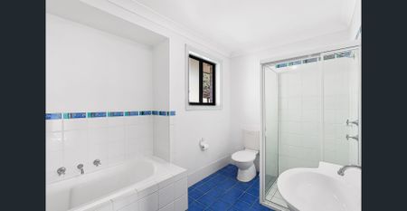 Great Location - Spacious Townhouse - Photo 5