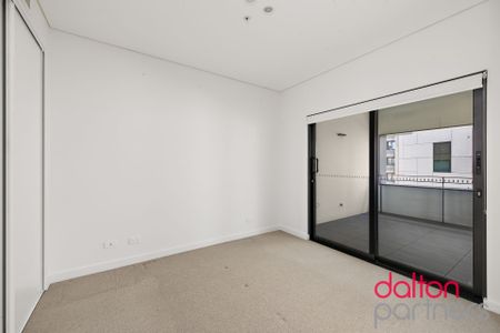 Fourth Floor Apartment in CBD Location - Photo 4