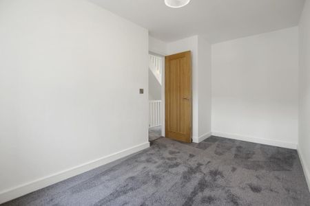 3 bedroom townhouse to rent - Photo 2