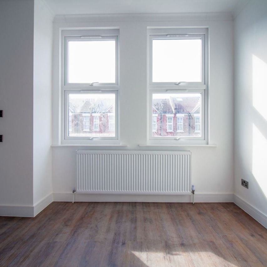 7 Bed Terraced House, Brenthurst Road, NW10 - Photo 1