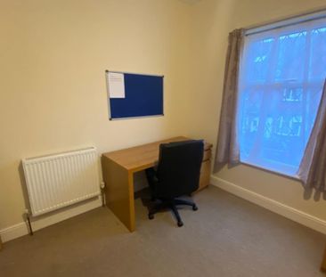 3 bedroom terraced house to rent - Photo 6