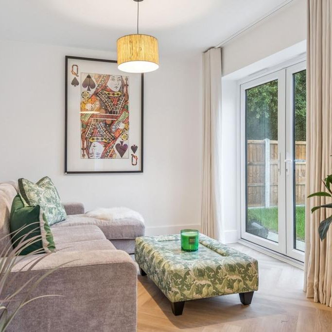 5 bedroom end of terrace house to rent - Photo 1