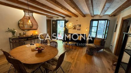 Stylish and Authentic 3-Bedroom Apartment with Elevator next to Via Laietana - Photo 4