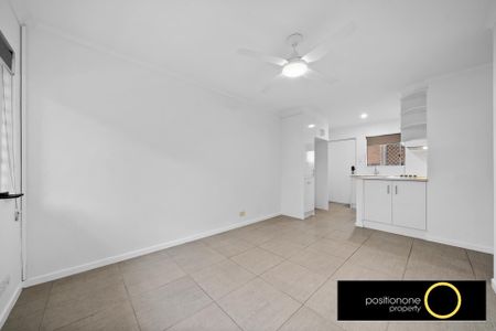 Bright 2-Bedroom Unit in a Prime, Convenient Location - Photo 4