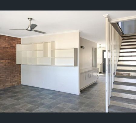 1/227 Flowers Avenue, Frenchville, Qld 4701 - Photo 2