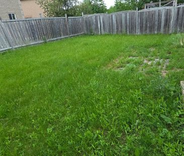 For Lease - 22 Larkin Drive, Barrie, Ontario - Photo 1