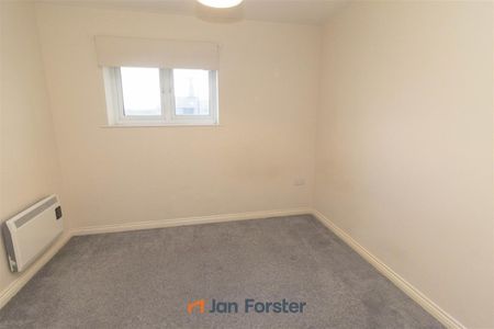 2 Bedroom Apartment - Photo 3