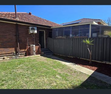 Well-Located 2-Bedroom Home ! - Photo 4
