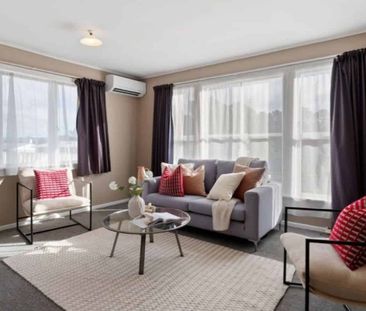 3 Bedrooms - Photo 1
