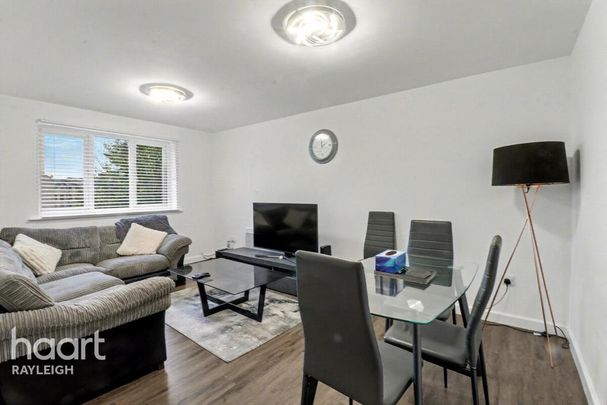 2 bedroom flat to rent - Photo 1