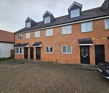 4 bedroom semi-detached house to rent - Photo 4