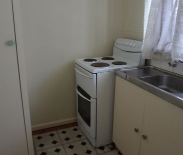 Central Albury Bedsit Unit - Photo 4