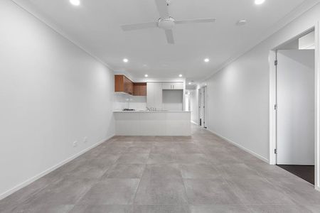 39 Mapplewell Circuit - Photo 2