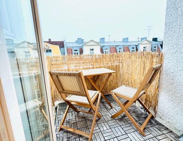 Möblierte, neu sanierte 1-Zimmer-Wohnung für mind 12 Monate - Foto 1