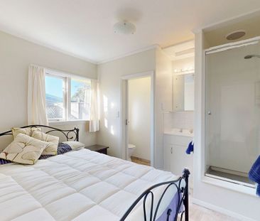 A/5 Knoll Street, Island Bay - Photo 4