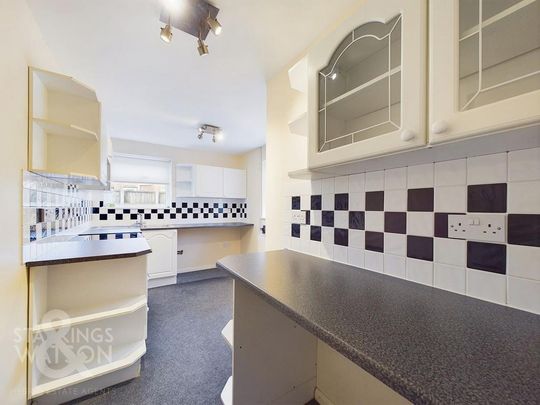 3 bedroom semi-detached house to rent - Photo 1