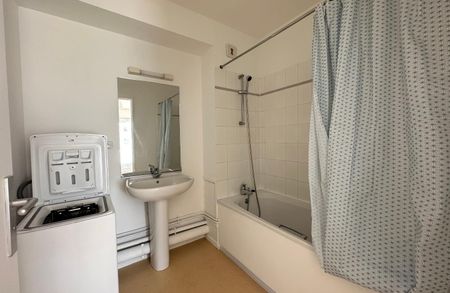 Schuman, deux pièces avec terrasse et parking - Photo 2