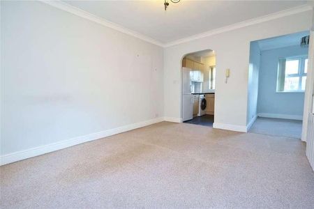 Burleigh Gardens, Woking, Surrey, GU21 - Photo 5