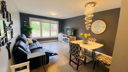 For Lease - 1601 Sandgate Crescent Unit# Main, Mississauga, Ontario - Photo 3