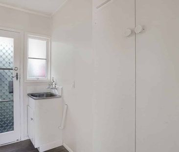 Fresh, Bright & Perfectly Located - Photo 4