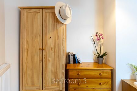 Room 3 - Photo 4