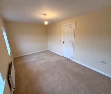 3 bedroom end of terrace house to rent - Photo 3