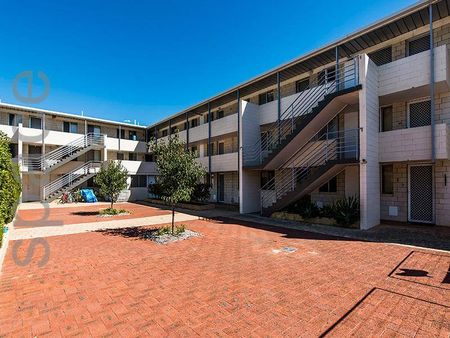 Furnished 1 bedroom unit in Claremont central - Photo 5