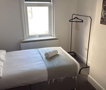 1 bedroom in a house share to rent - Photo 5