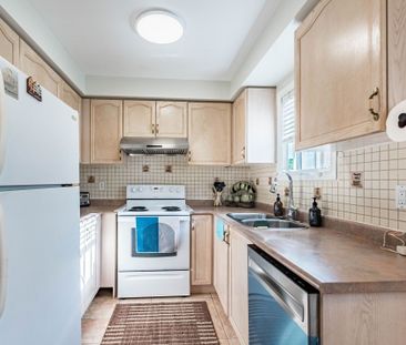 For Lease - 5321 Red Brush Drive, Mississauga, Ontario - Photo 2