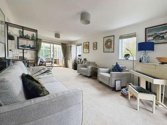 Halfway Close, Trowbridge, BA14 - Photo 1