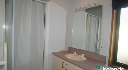 Bright Sunny Two Storey Townhouse - Photo 4