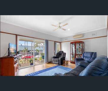 46 Lorraine St, Peakhurst, NSW 2210 - Photo 3