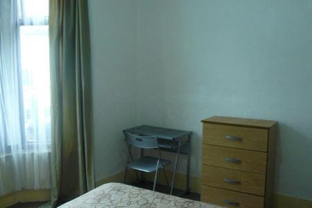 3 bedroom terraced house to rent - Photo 4