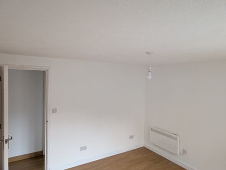 1 Bed Flat, Butlers Close, BS5 - Photo 5