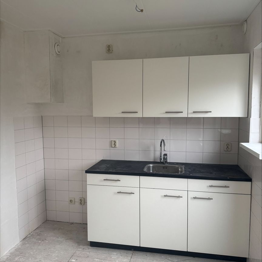 Volledig gerenoveerde hoekwoning beschikbaar! - Foto 1