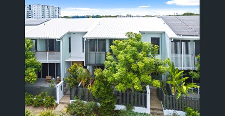 Fully Furnished 4 Bedroom Beachside Comfort Awaits! - Photo 3