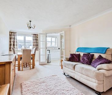 1 bedroom retirement property to rent - Photo 1