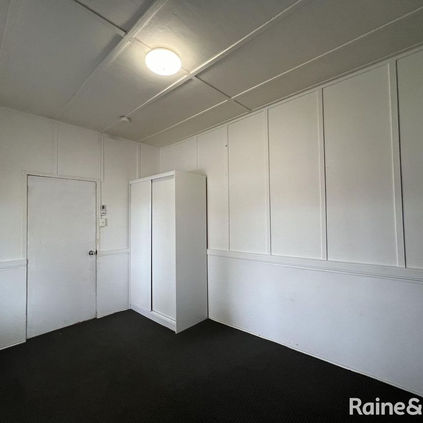 Family home in central and convenient location - Photo 1