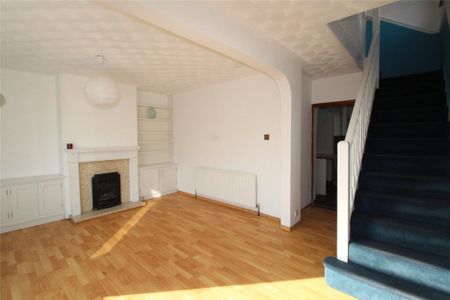 3 bedroom semi-detached house to rent - Photo 2