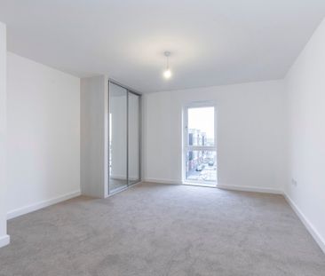 The Waterfront, Gloucester GL2 5SF - Photo 2
