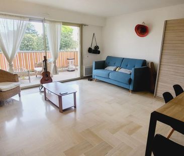 Location Appartement 1 pièce 35m² ST LAURENT DU VAR 06700 - Photo 2